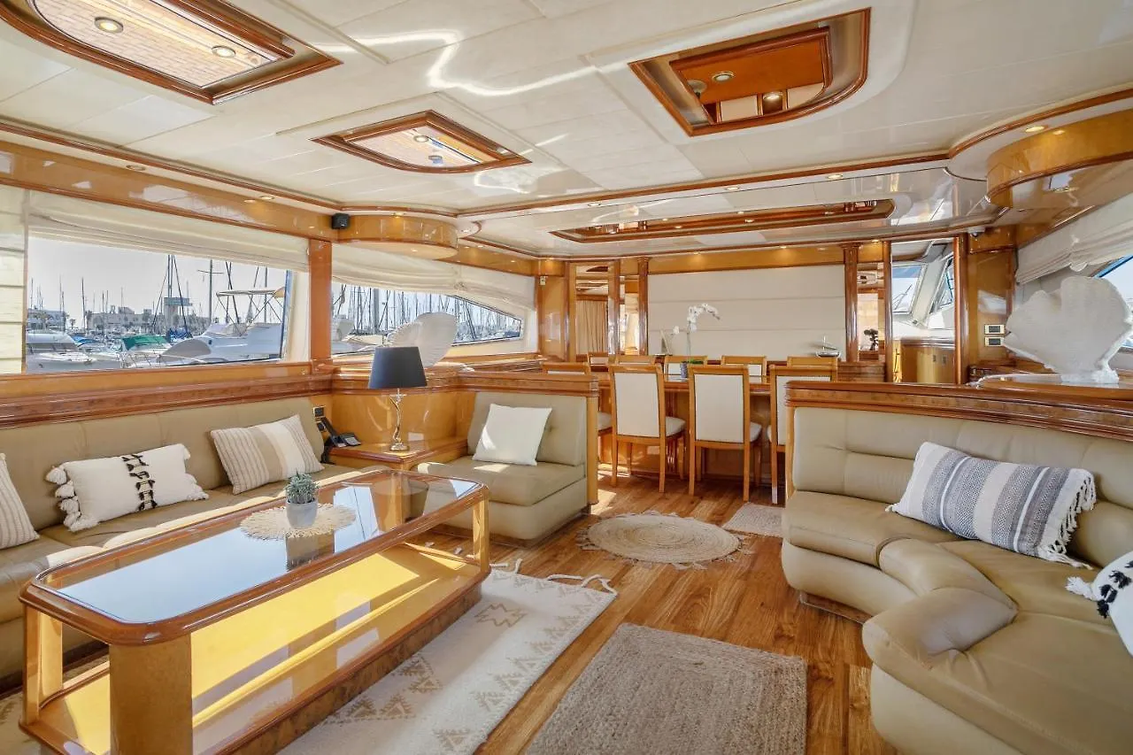 Yate Presidencial 호텔 산트 아드리아 데 베소스 0*,  스페인
