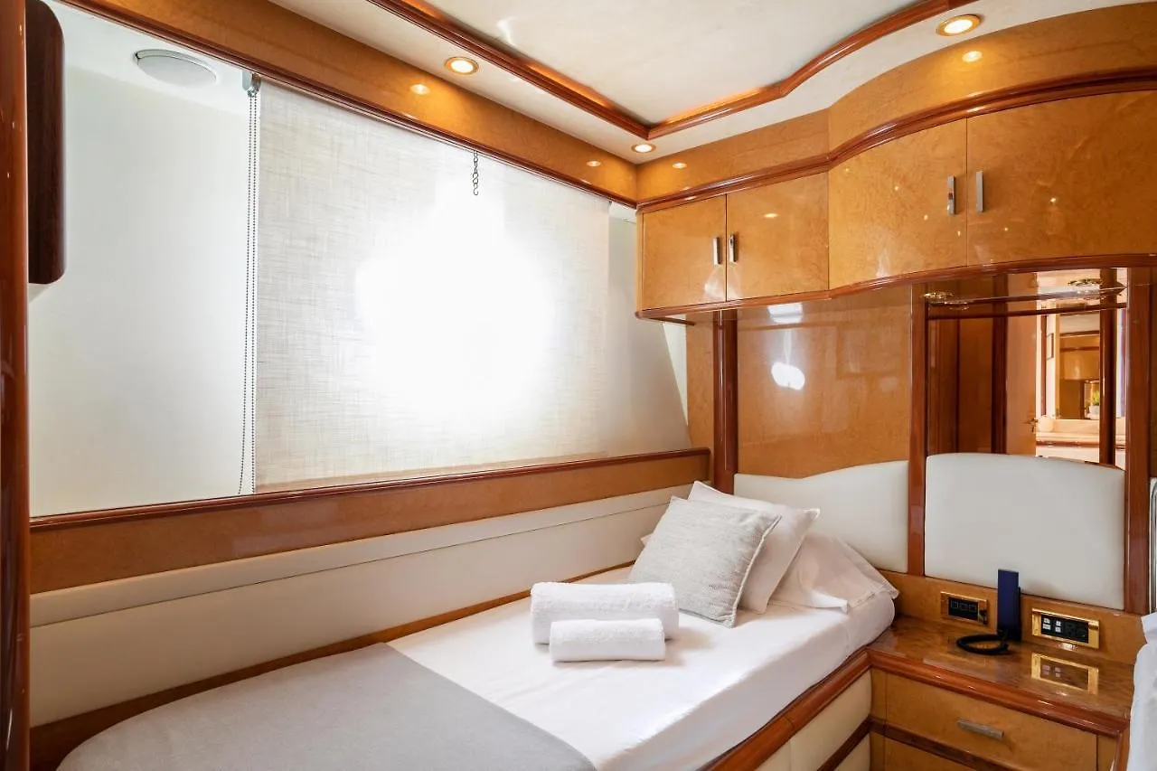 Yate Presidencial Hotel Sant Adria de Besos